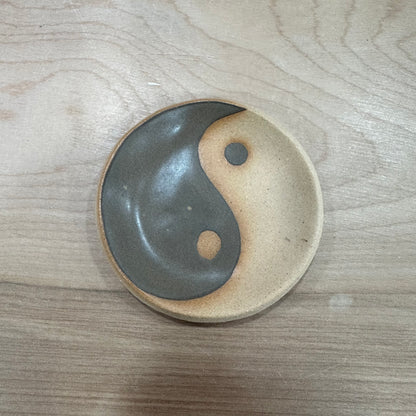 Ying Yang Dish in Black and Cream