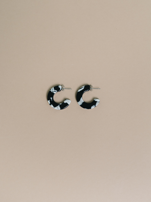 Ray Hoop Earring in Black + White